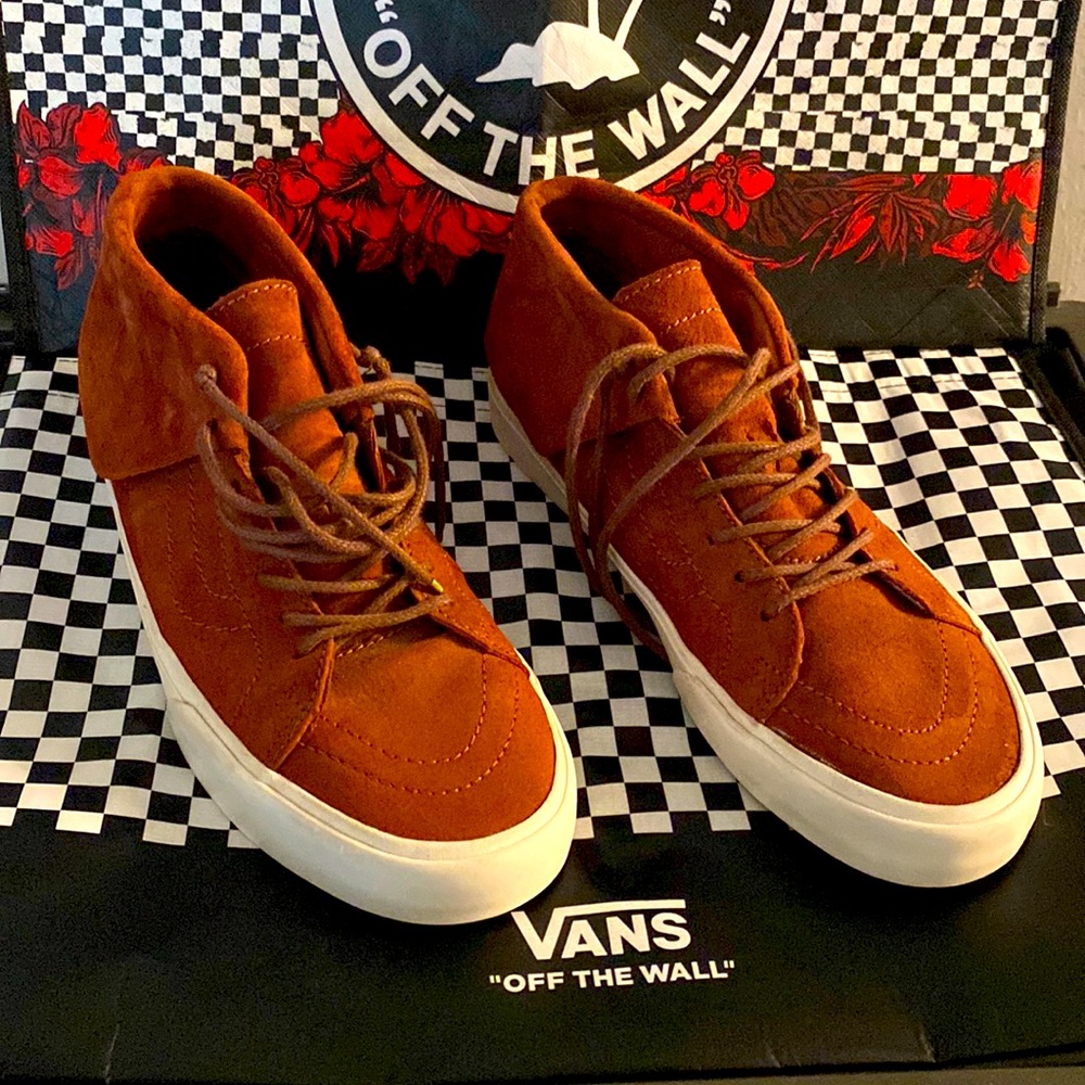 Men’s size 10 natural leather Native Style